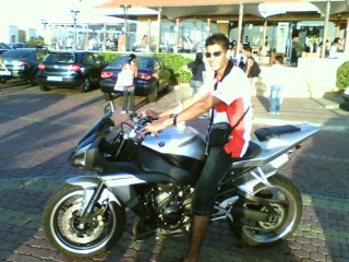 r1 style fighter